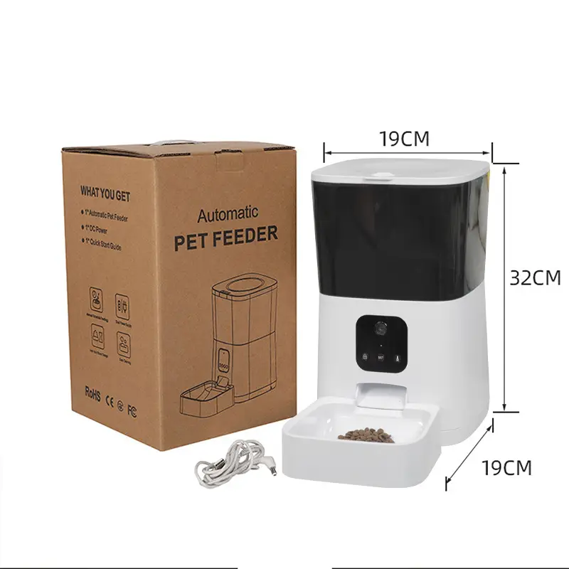 PT01 automatic pet feeder with packaging, labeled dimensions, and power cord included.